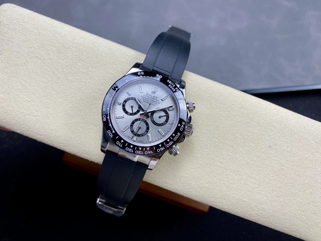 Rolex-Cosmograph-Daytona 116519ln-silver panda